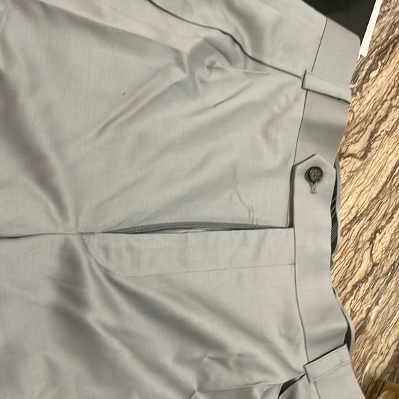 Dress pants $15 - Picture 1 of 3